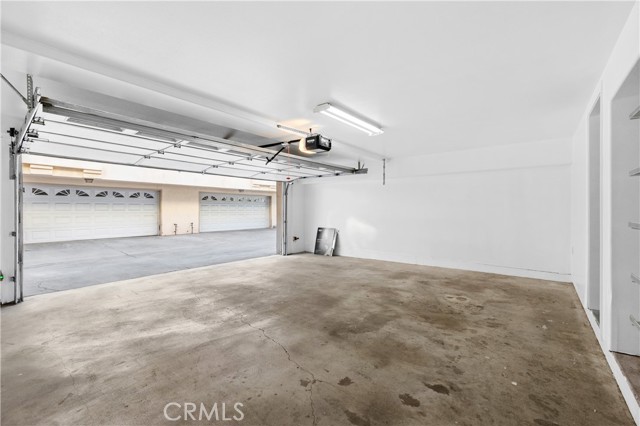 Detail Gallery Image 6 of 39 For 4838 Elmwood #7,  Los Angeles,  CA 90004 - 3 Beds | 3 Baths