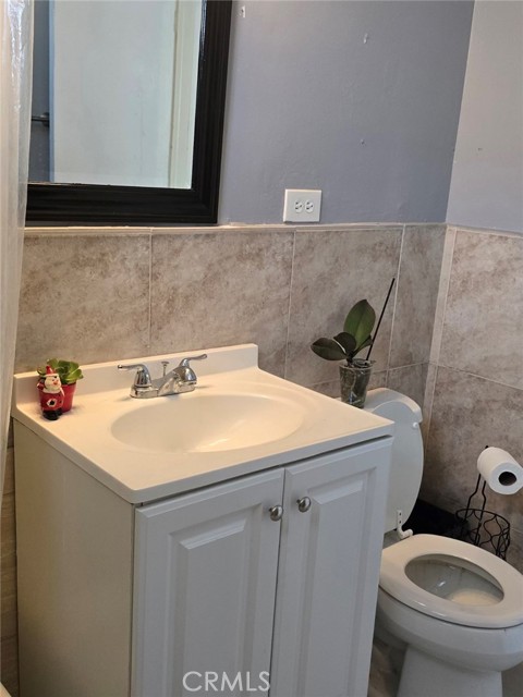 722 N Philadelphia Street, Anaheim CA: https://media.crmls.org/medias/b4e0155f-2c5a-4377-acf0-04c7e10488fc.jpg