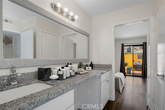 25712 Le Parc, Lake Forest CA: https://media.crmls.org/medias/b4e0d35d-2663-474b-ac99-d1f97b5f0334.jpg