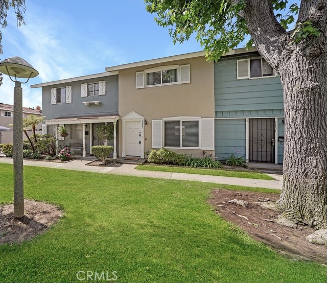 9805 Cornwall Dr, Huntington Beach, CA 92646