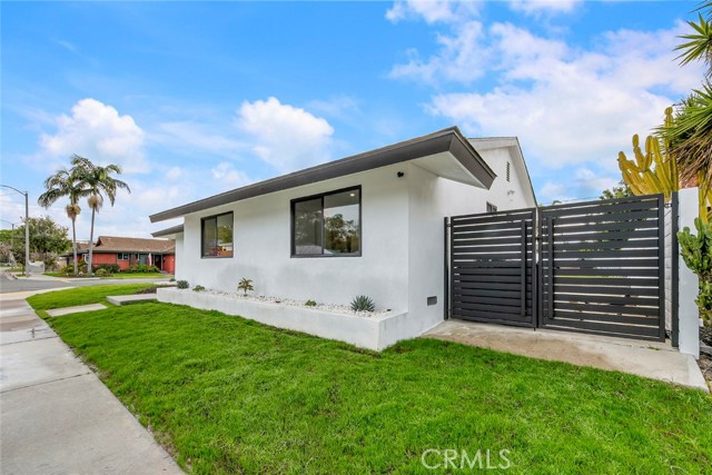 Detail Gallery Image 46 of 57 For 913 Junipero, Costa Mesa,  CA 92626 - 4 Beds | 2 Baths