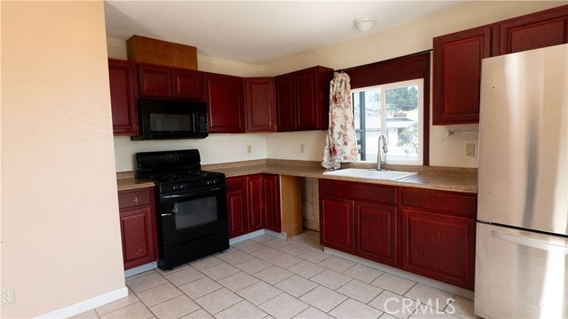 Detail Gallery Image 9 of 13 For 9035 Calle Escorial, Desert Hot Springs,  CA 92240 - 3 Beds | 2 Baths