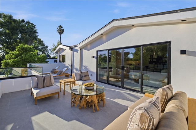 22518 Burbank photo 50