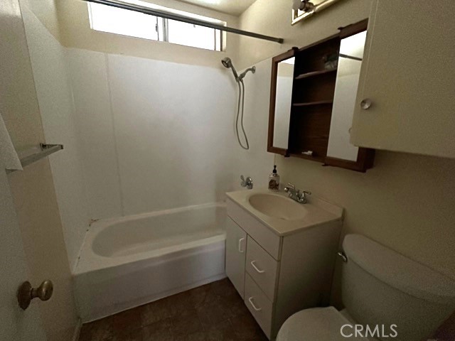 Full Bath in One Bedroom House