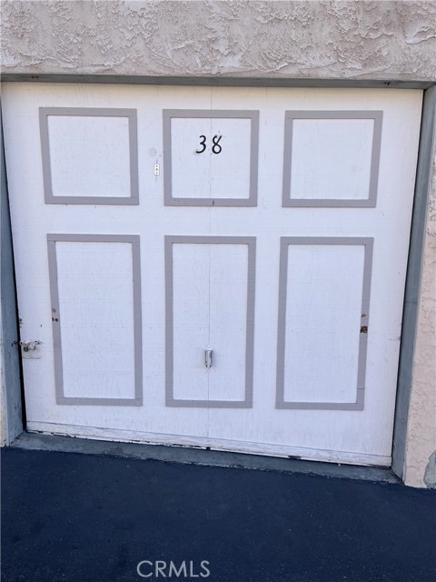 https://media.crmls.org/medias/b4e3d7ea-0c33-4667-b80f-3cf05814dc3b.jpg