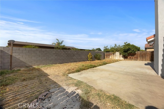 719 Baldwin Farms Drive, Bakersfield CA: https://media.crmls.org/medias/b4e413d5-049a-4c2c-8eb0-3f35b89f0f97.jpg