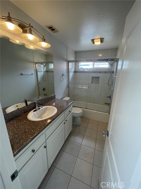 
En-Suite Bathroom to Bedroom 2