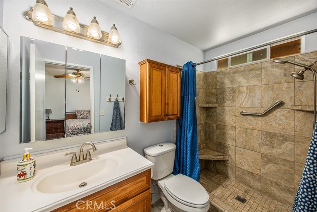22818 Sitting Bull Road, Apple Valley CA: https://media.crmls.org/medias/b4e54945-107c-4bfb-8321-f0afbab3a6a4.jpg
