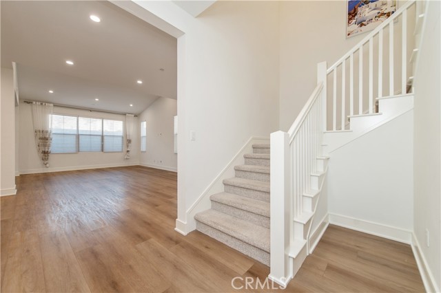 Detail Gallery Image 7 of 39 For 116 Imagination Trl, Irvine,  CA 92620 - 4 Beds | 3/1 Baths