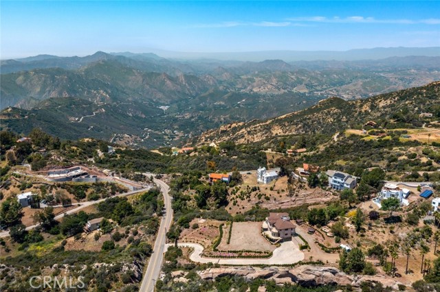 24517 Piuma Road, Malibu CA: https://media.crmls.org/medias/b4e589b7-7604-4a98-8fa8-19b911b2c0ed.jpg