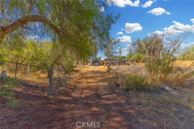45479 Sheeps Foot Road, Aguanga CA: https://media.crmls.org/medias/b4e5f928-1d6e-44b6-b716-69f3cc6a4a3a.jpg