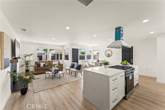 Detail Gallery Image 2 of 28 For 1616 W 108th, Los Angeles,  CA 90047 - 3 Beds | 2 Baths