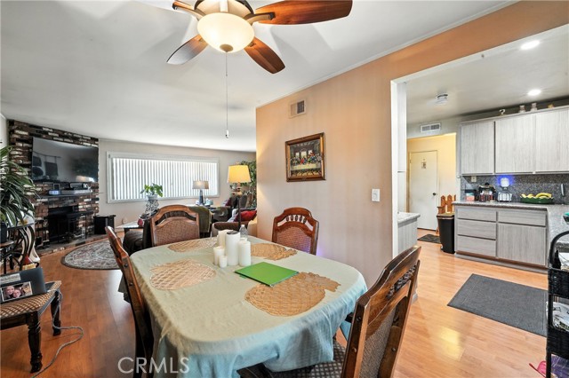 11702 Lakewood Boulevard, Downey CA: https://media.crmls.org/medias/b4e72254-fd53-41bf-bdfe-419e8f920b9d.jpg