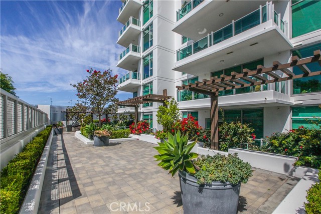 3141 Michelson Drive, Irvine CA: https://media.crmls.org/medias/b4e7c738-51ba-4872-8c42-263c866a00e3.jpg