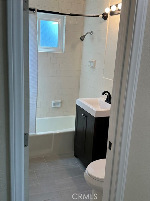 Detail Gallery Image 7 of 9 For 2480 Hall Ave, Jurupa Valley,  CA 92509 - 3 Beds | 1/1 Baths