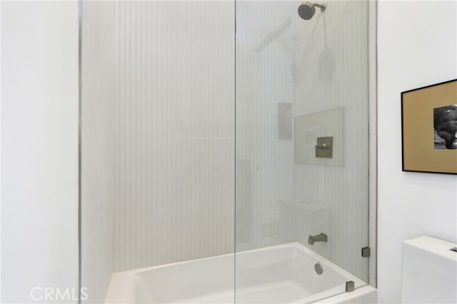 Detail Gallery Image 24 of 45 For 3949 Glenalbyn Dr, Los Angeles,  CA 90065 - 3 Beds | 2/1 Baths