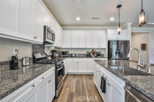 3985 Arrow Wood Road, San Bernardino CA: https://media.crmls.org/medias/b4e80406-b9f3-418a-b78e-4d21dbf8cf7b.jpg