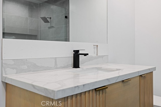 11245 Greenlawn Avenue, Culver City, California 90230, 5 Bedrooms Bedrooms, ,3 BathroomsBathrooms,Residential Lease,For Rent,11245 Greenlawn Avenue,CRSR25156538