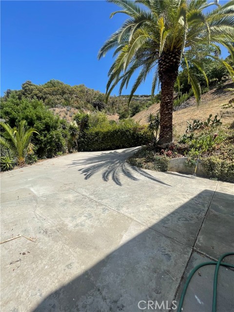 Detail Gallery Image 1 of 10 For 1361 De Luz Rd, Fallbrook,  CA 92028 - 4 Beds | 3 Baths