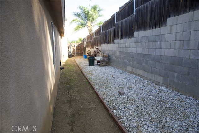 Detail Gallery Image 9 of 21 For 9672 52nd, Jurupa Valley,  CA 92509 - 4 Beds | 2 Baths