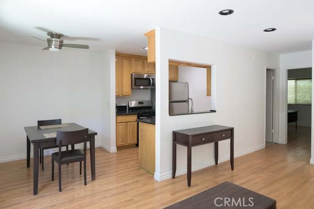 Detail Gallery Image 4 of 14 For 4812 Hollow Corner, Culver City,  CA 90230 - 1 Beds | 1 Baths