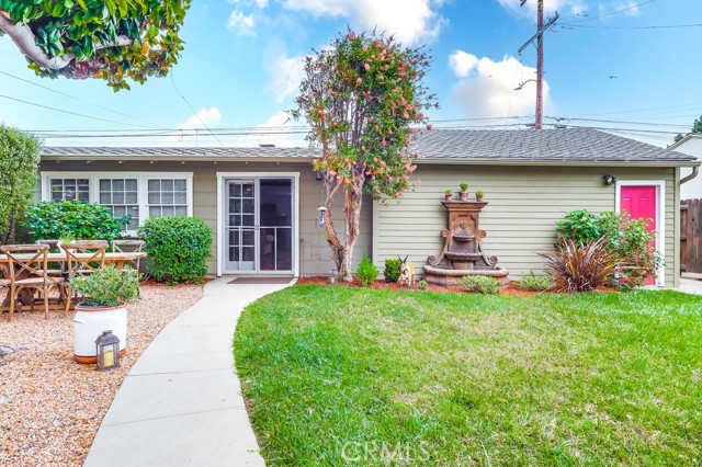 3952 Gaviota Avenue, Long Beach CA: https://media.crmls.org/medias/b4ea7a3c-1769-4003-a5ec-09f02c08a87b.jpg