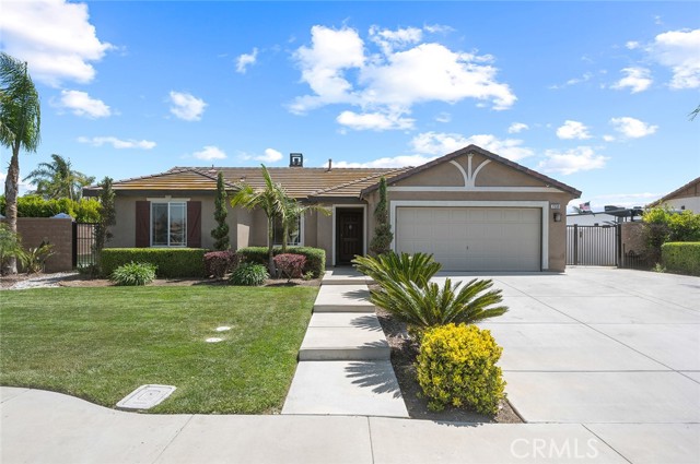 7530 Standing Rock Road, Eastvale CA: https://media.crmls.org/medias/b4ea833d-d3c7-42d7-8cb5-f62343cda3f6.jpg