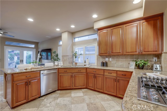 4 Sugarpine Drive, Trabuco Canyon CA: https://media.crmls.org/medias/b4ea88bd-c8d0-4ada-926e-9cd54e3a5544.jpg