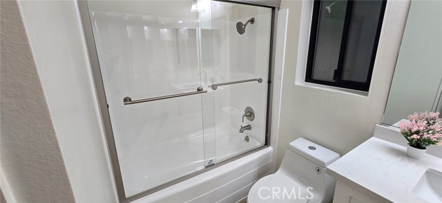 1364 Park Plaza Drive, Long Beach CA: https://media.crmls.org/medias/b4eaeaa2-fa93-470a-b0d6-56c270b3d87f.jpg
