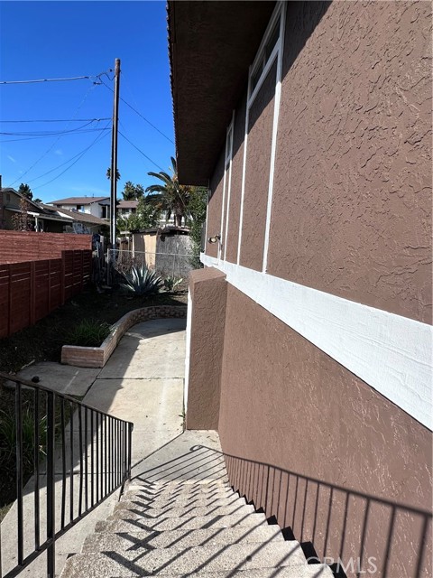 503 W California Avenue, Vista CA: https://media.crmls.org/medias/b4eb4be9-ac68-4b0c-83a0-915d91b72bbe.jpg
