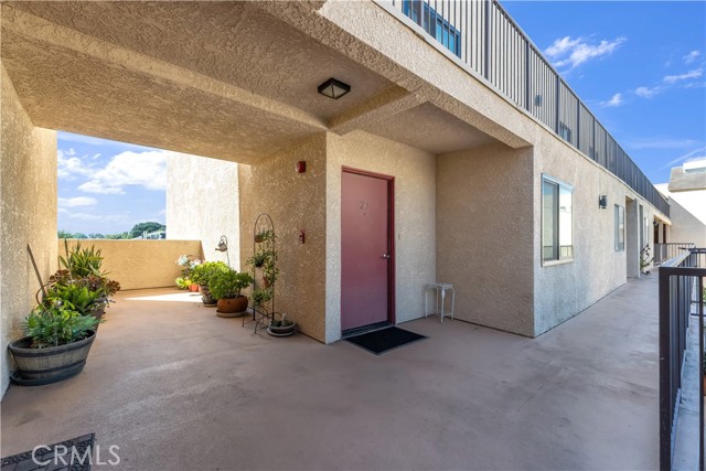 Detail Gallery Image 2 of 50 For 21040 Parthenia #25,  Canoga Park,  CA 91304 - 2 Beds | 2/1 Baths
