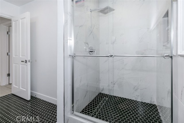 6037 Little Oak Lane, Woodland Hills CA: https://media.crmls.org/medias/b4ebadb2-9c40-4e20-a549-c8951733ce50.jpg