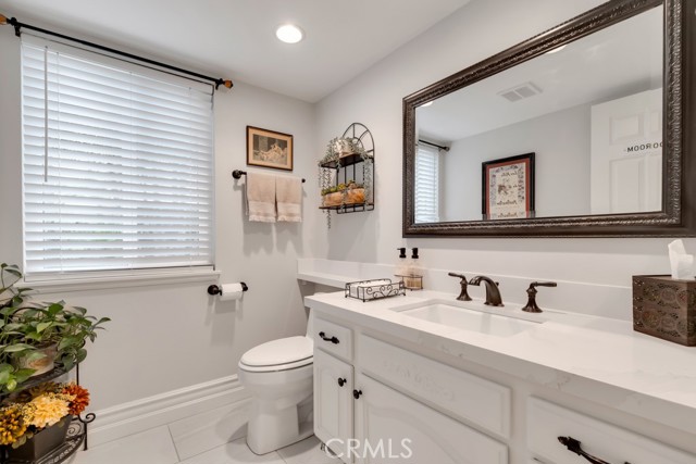 950 Firestone Circle, Simi Valley CA: https://media.crmls.org/medias/b4ebe3bd-15ba-4509-8fd5-c3113efa2f7e.jpg