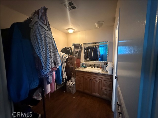 12700 Elliott Avenue, El Monte CA: https://media.crmls.org/medias/b4ebf5b7-7f4a-4f0e-a0c5-8dc73275a0bf.jpg