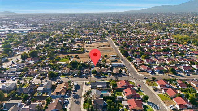 Detail Gallery Image 4 of 42 For 9824 Linden Ave, Bloomington,  CA 92316 - 3 Beds | 2 Baths