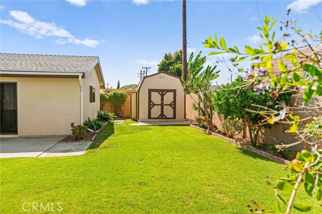 6051 Santa Barbara Avenue, Garden Grove CA: https://media.crmls.org/medias/b4ecb475-56c3-4386-ab3e-4aa6165ba0af.jpg
