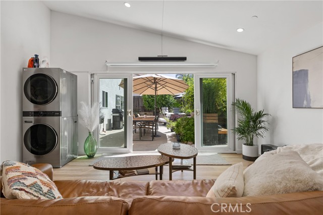 13646 1/2 Dronfield Avenue, Sylmar CA: https://media.crmls.org/medias/b4ece84a-b8d1-4050-8304-42494d0f7624.jpg