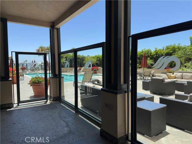 850 E Ocean Boulevard, Long Beach CA: https://media.crmls.org/medias/b4eddfc4-144f-4d67-91b8-74d59b1a4e79.jpg