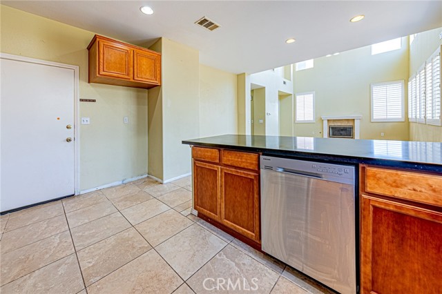 955 Blackberry Lane, Carson CA: https://media.crmls.org/medias/b4ee0c7a-4ac0-4f06-a9f9-8b8eff77a1be.jpg