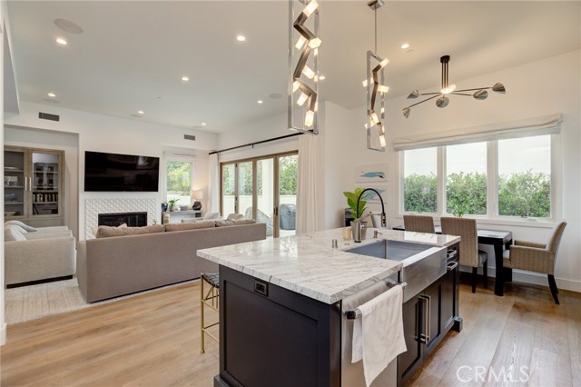 665 19th Street, Manhattan Beach, California 90266, 5 Bedrooms Bedrooms, ,7 BathroomsBathrooms,Residential,Sold,19th,SB22011803