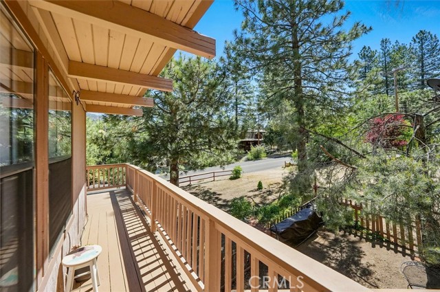 2229 Birchwood Way, Pine Mountain Club CA: https://media.crmls.org/medias/b4ee11e0-5f53-4635-af88-7c2552f89dc5.jpg