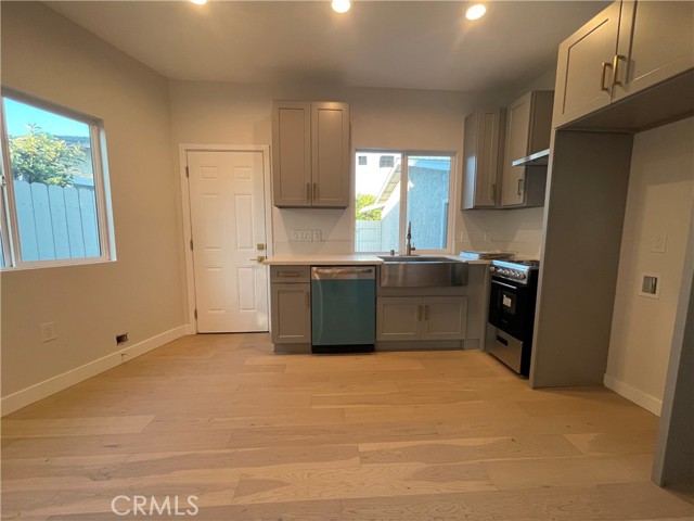 623 E Elm Street, Ontario CA: https://media.crmls.org/medias/b4ee4756-5088-46fc-88c1-508eca8c9a4c.jpg