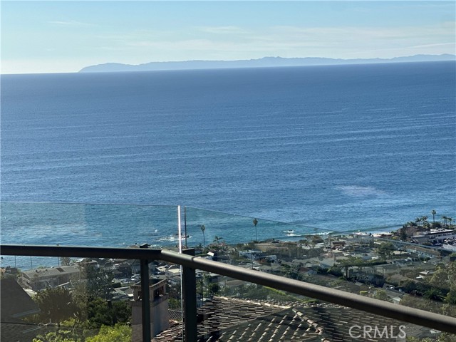 2378 Crestview Drive, Laguna Beach CA: https://media.crmls.org/medias/b4ee8135-53eb-421f-909d-367c522dd335.jpg