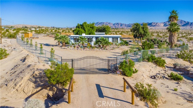 72160 Winters Road, 29 Palms CA: https://media.crmls.org/medias/b4eeba46-5bae-46e9-8002-efec030953d2.jpg