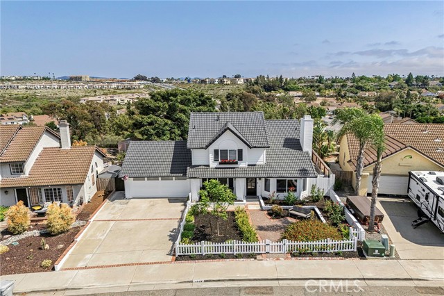 1324 Darwin Drive, Oceanside CA: https://media.crmls.org/medias/b4ef25e0-a6db-45e5-b1c9-057367b9fc5d.jpg