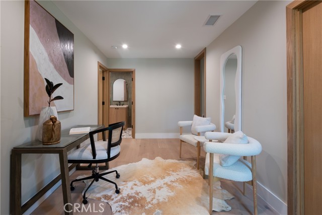 Detail Gallery Image 19 of 34 For 3977 Oeste Ave, Studio City,  CA 91604 - 3 Beds | 2/1 Baths