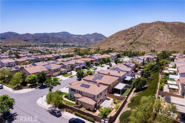 Detail Gallery Image 10 of 52 For 35434 Coyote Creek Ct, Lake Elsinore,  CA 92532 - 4 Beds | 3 Baths