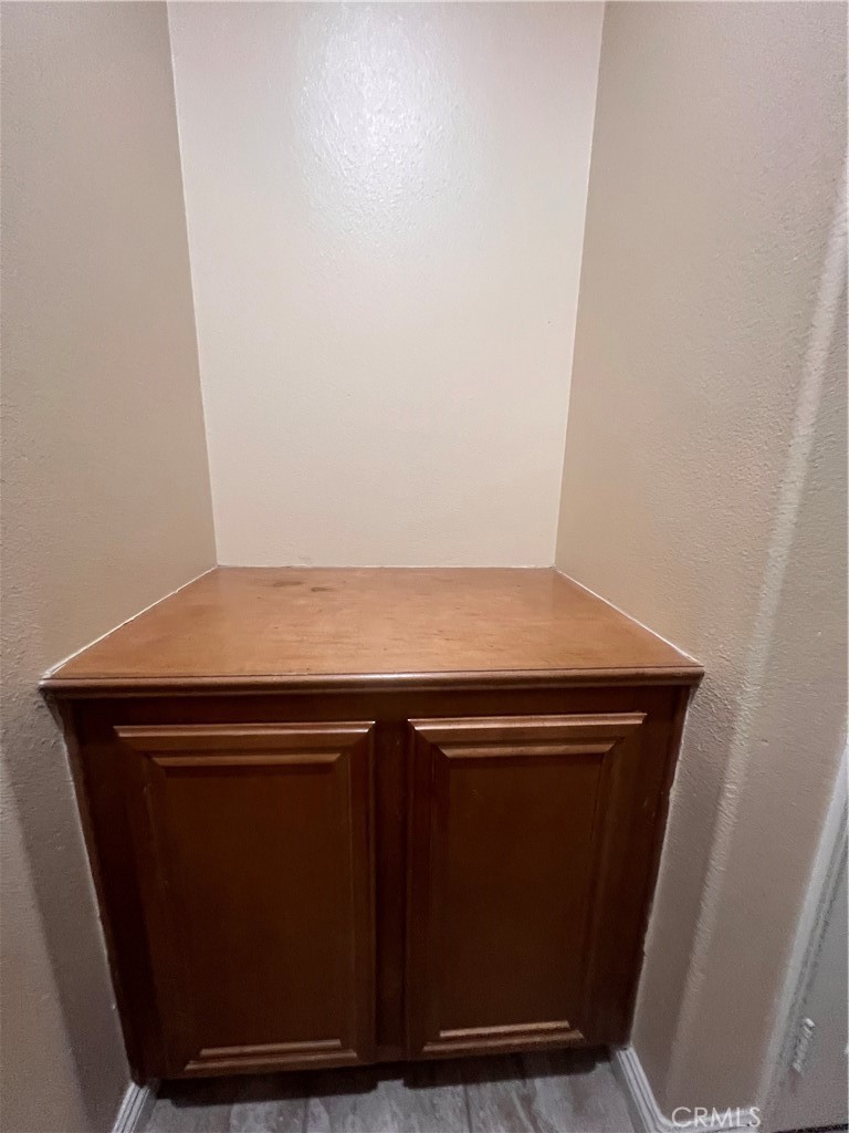 https://media.crmls.org/medias/b4f0b1ed-b28f-4cf4-a1ae-c90f63169eb4.jpg?preset=X-Large