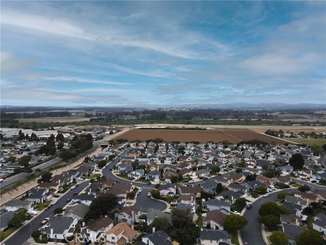 1337 Lloyd Place, Lompoc CA: https://media.crmls.org/medias/b4f153c3-042f-40e6-b13f-19e4a80f46e9.jpg