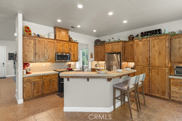 Detail Gallery Image 9 of 39 For 5212 Honey Rock Ct, Oroville,  CA 95966 - 5 Beds | 3 Baths